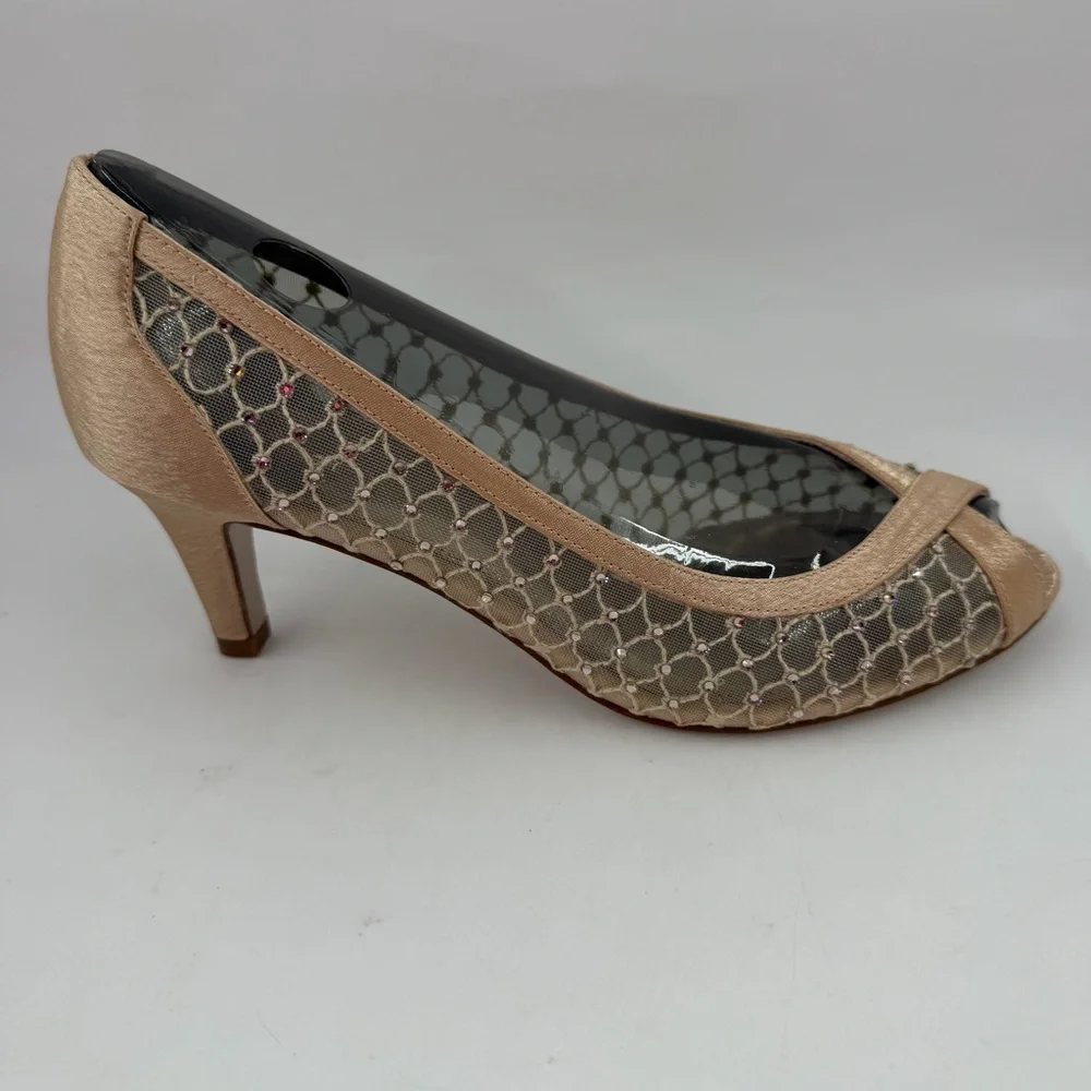 Adrianna Papell Zandra Beaded Lace -SZ 7M- Crystal Embellishments Peep Toe Pumps
